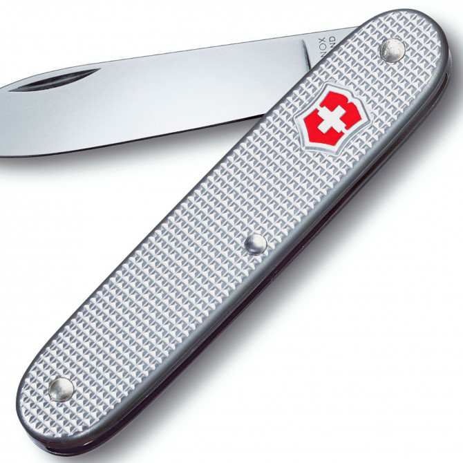 Navaja Victorinox mediana 8 usos Pioneer Alox aluminio grabado -  Ganivetería Roca