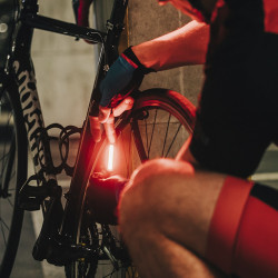 Linterna Olight Bicicleta Seeme 30 Lumens Luz Trasera