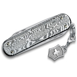 Victorinox Classic SD Brilliant Carbon – Cuchillería Moreno